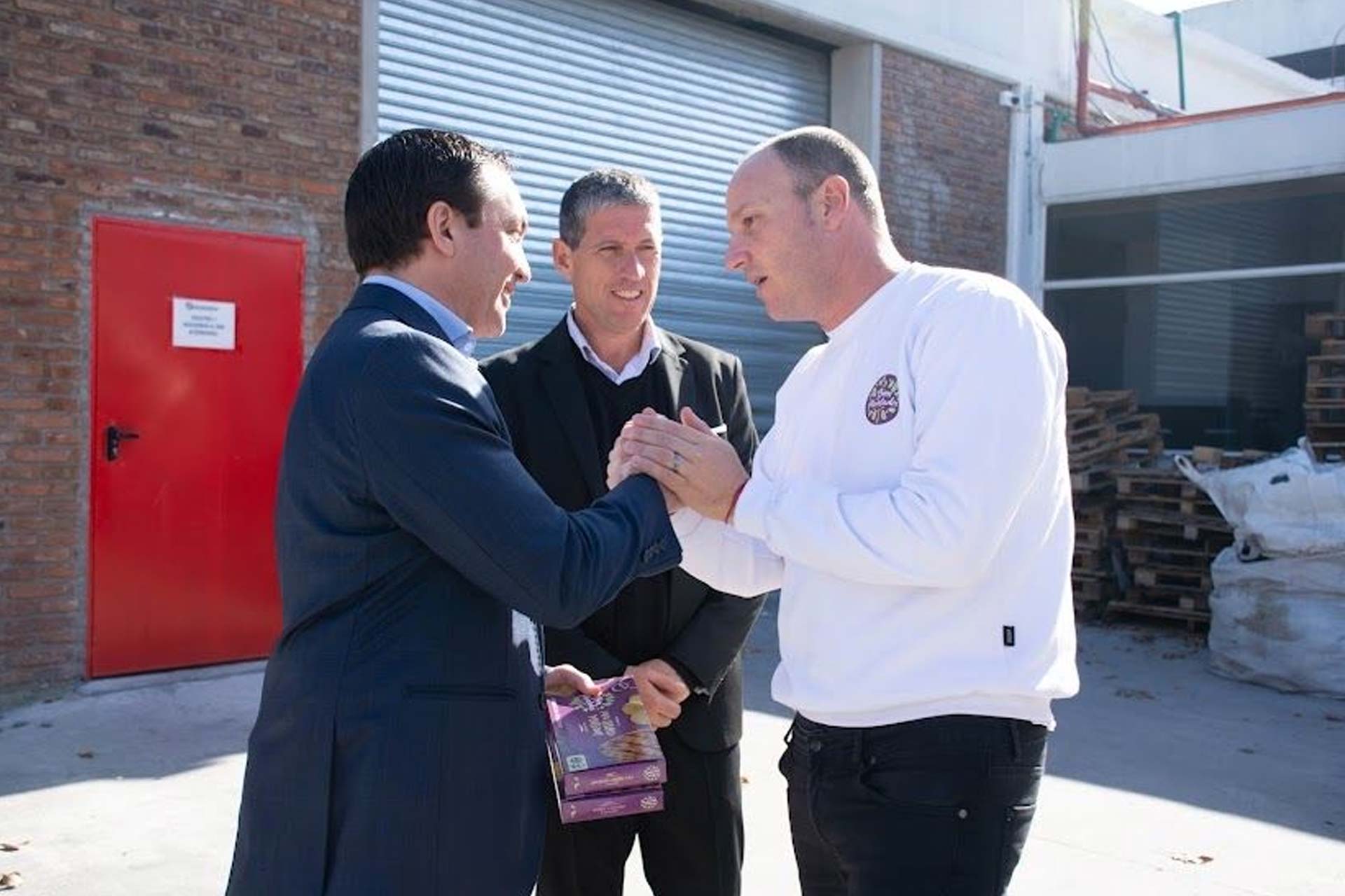 Bien plantados - Visita del intendente municipal Andrés Watson a la planta de “Bien Plantados”